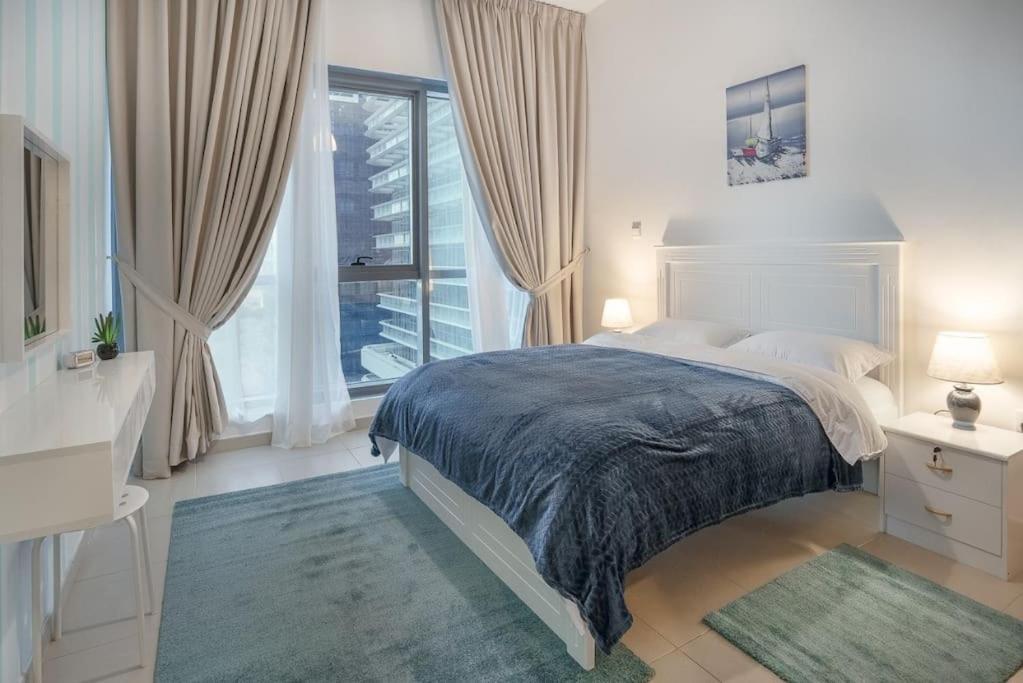 Lovely 3 Bedroom Apartment Beach Front Abu Dabi Exterior foto